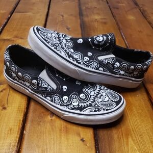 Vans Black and White Skull Pattern Slip-Ons 9 Mens, 10.5 Womans
